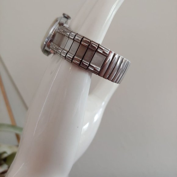 Vintage Timex Silver Stretch Band - Picture 3 of 6